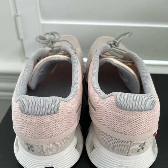 On Women's Cloud 5 Tennis Shoes, Shell/White, 9.5, Shell White🔥NO Offers🔥 - Picture 3 of 7
